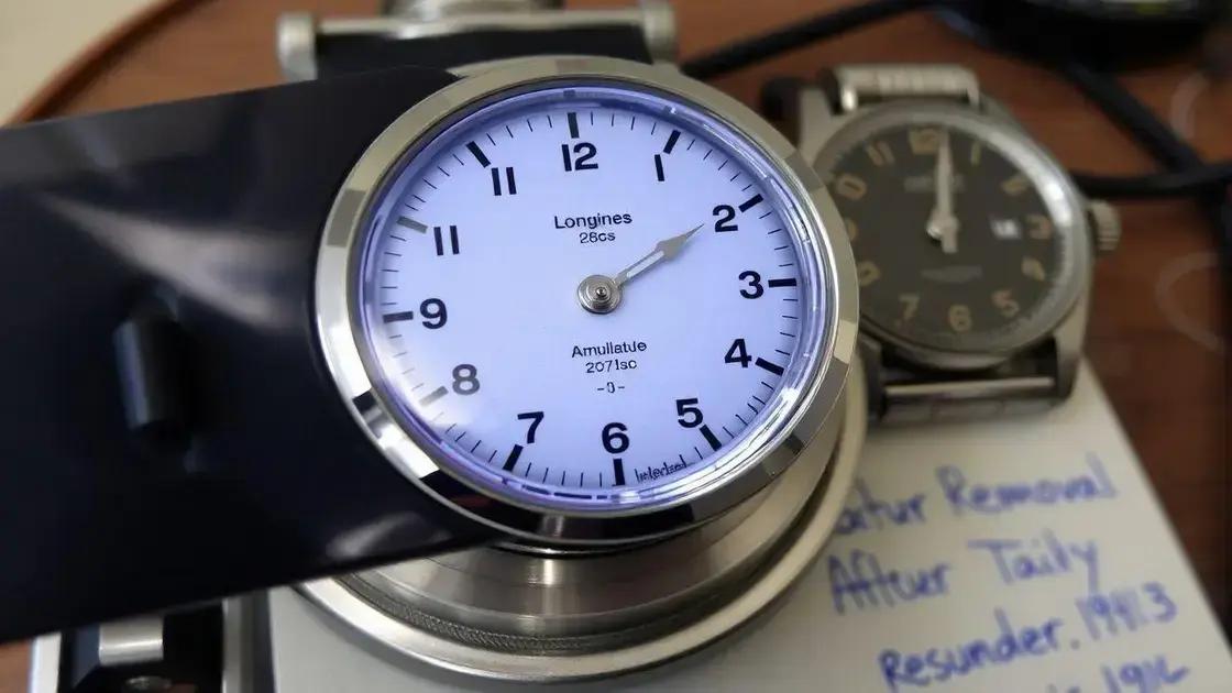  Verificando os pivôs pós-limpeza: A medição de 0.10mm de diâmetro original preservado confirmada com micrômetro de relojoeiro